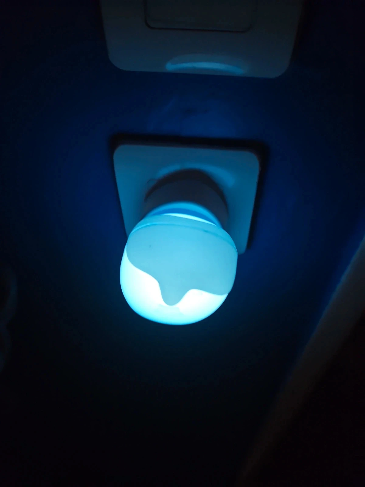 Blue light night light – photo 3